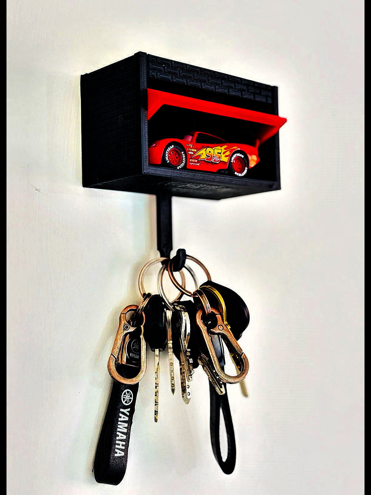 Garage Key Holder 2026 – Classic Edition