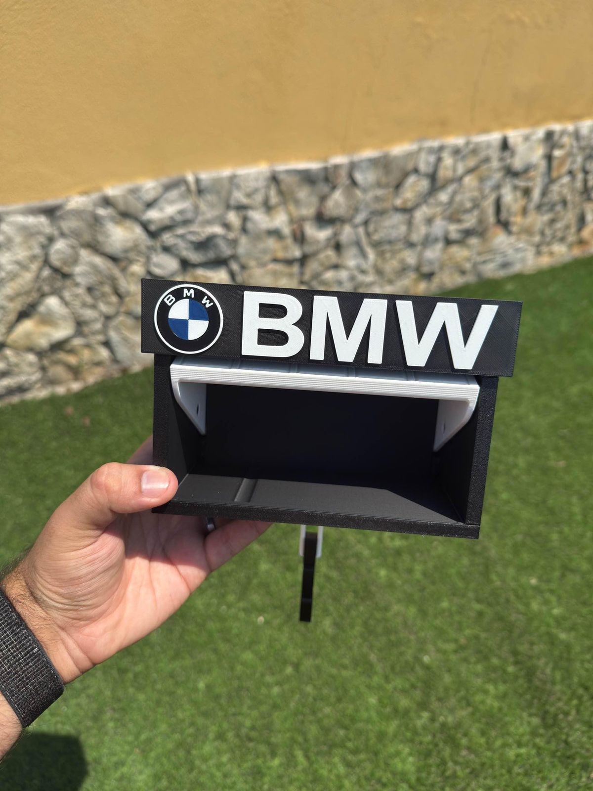 Garage Key Holder 2026 – Classic Edition